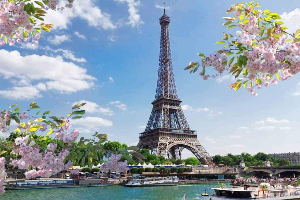 5 Easy Ways to Book Award Tickets to Paris