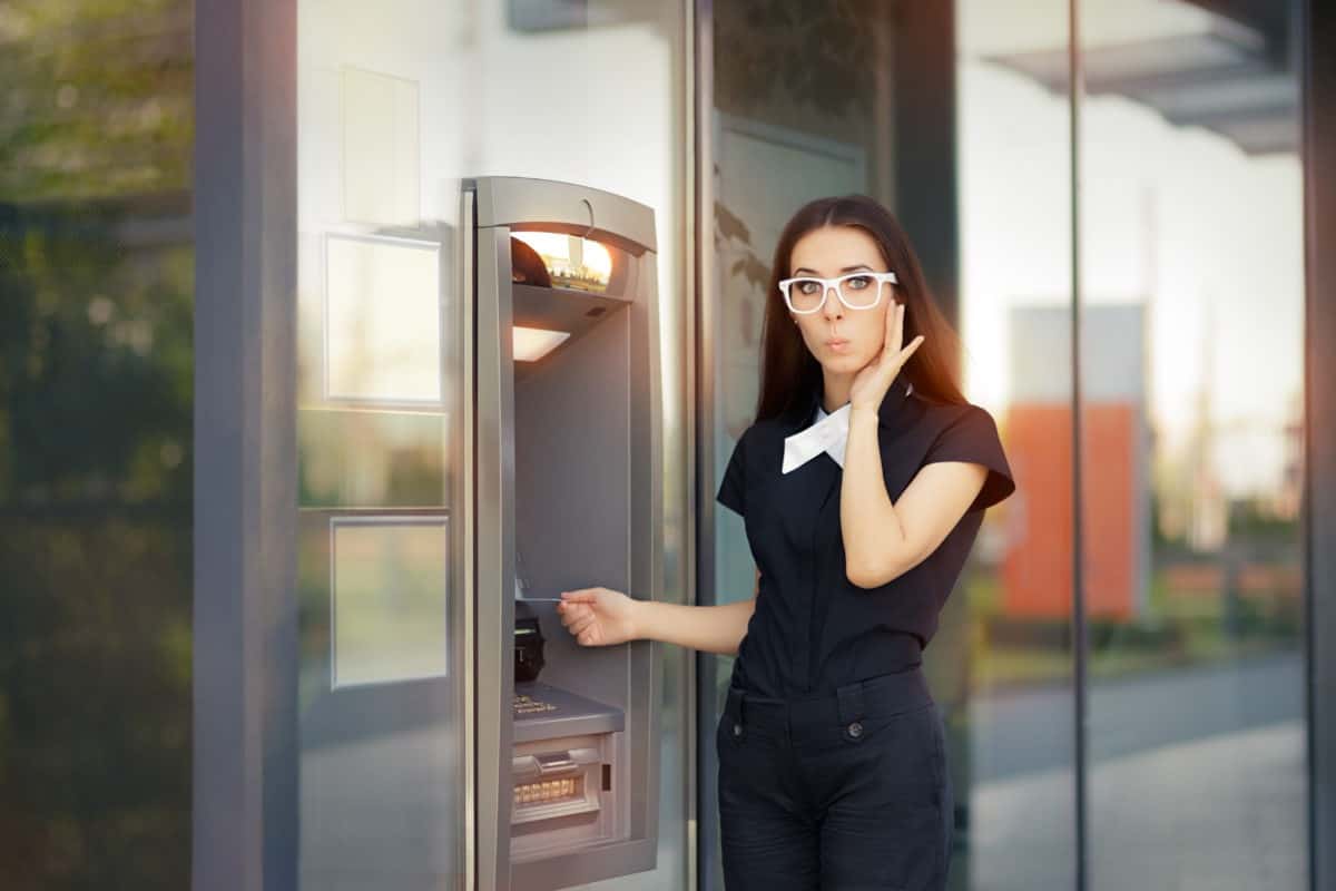 Why You Shouldn't use your credit card at the ATM | Reasons You Shouldn’t Use Your Credit Card At An ATM | Credit Card at an ATM