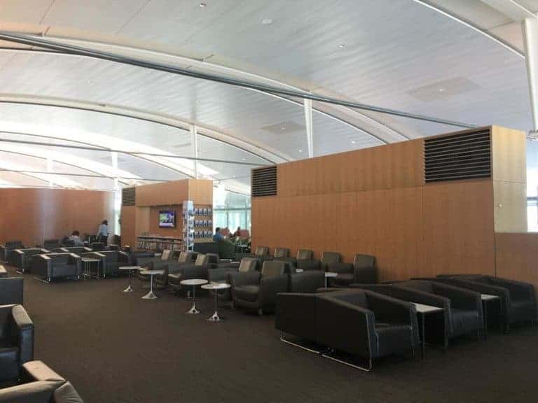 Air Canada Maple Leaf Lounge