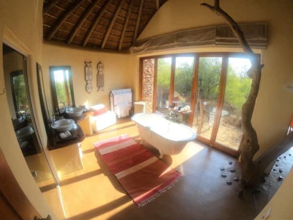 Sanctuary Makanyane Room - Bathroom