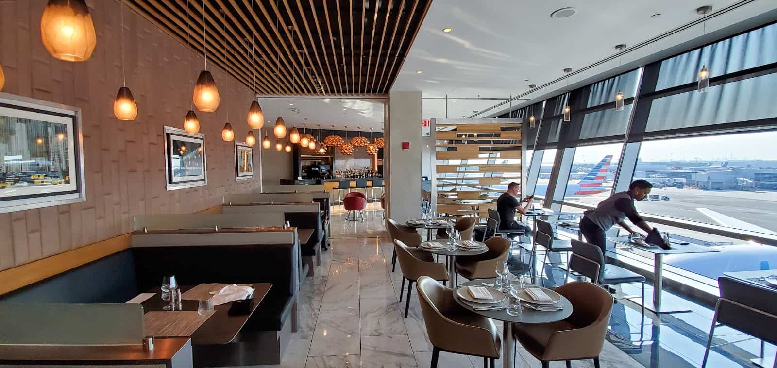 Access to Flagship First Dining