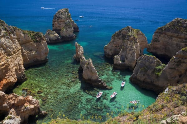 Felsen an der Lagos Kueste, Algarve, Portuga