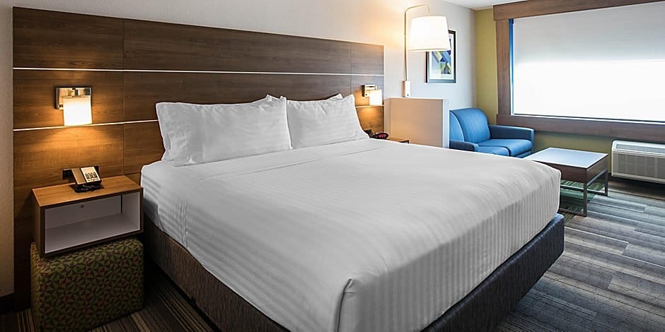 holiday-inn-express-and-suites-ludington