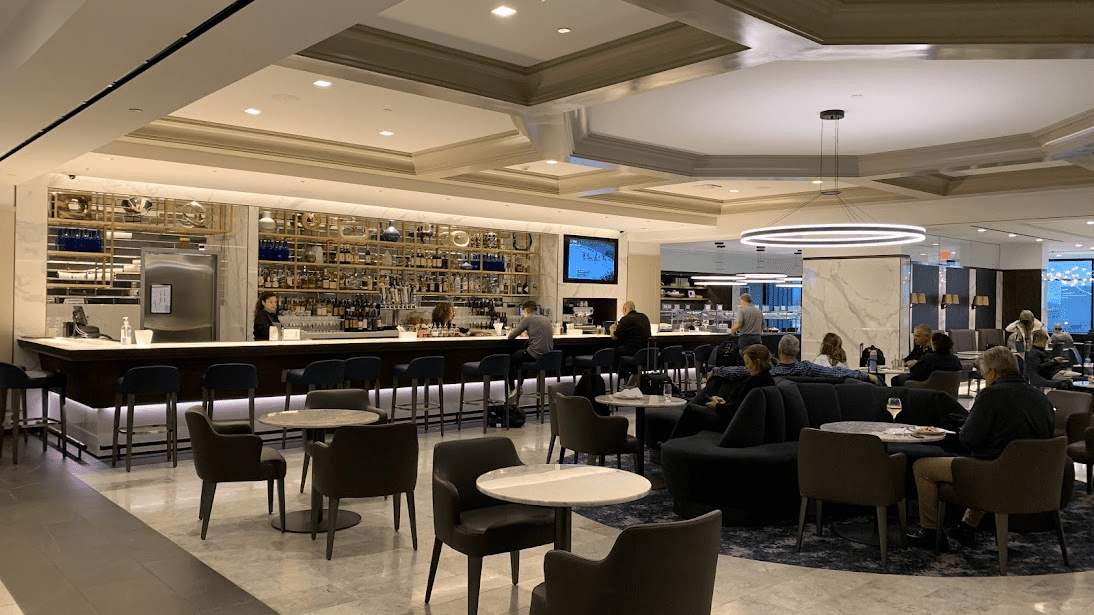 United Polaris Lounge at Washington-Dulles