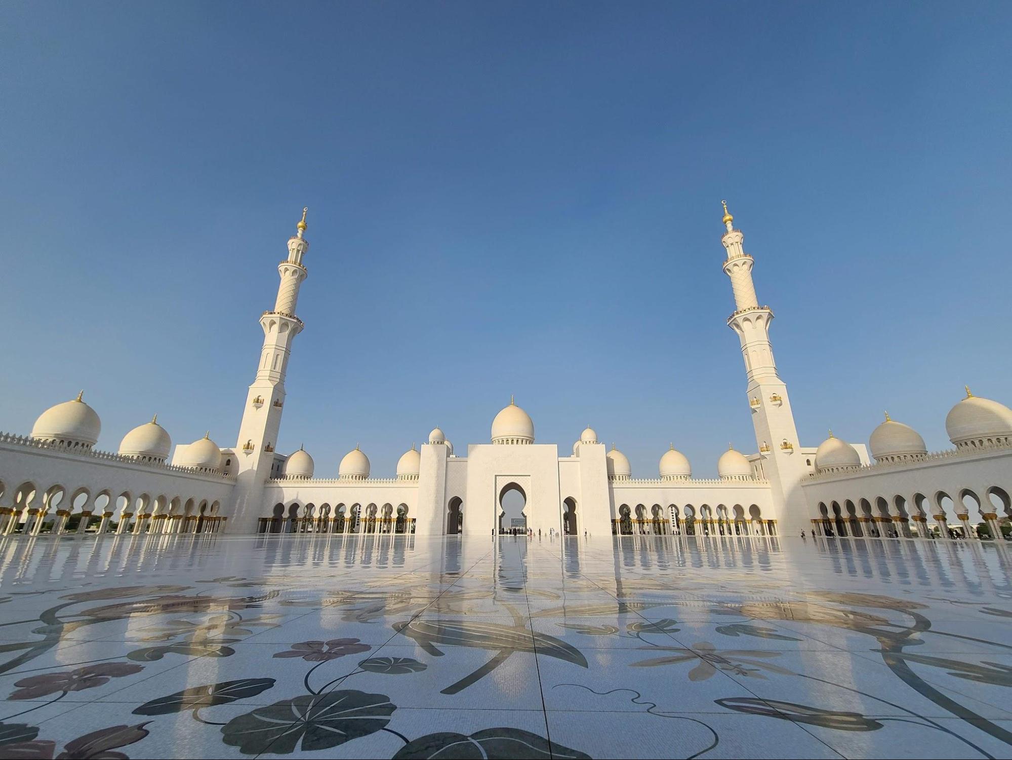 Sheikh Zayed Grand Mosque in Abu Dhabi