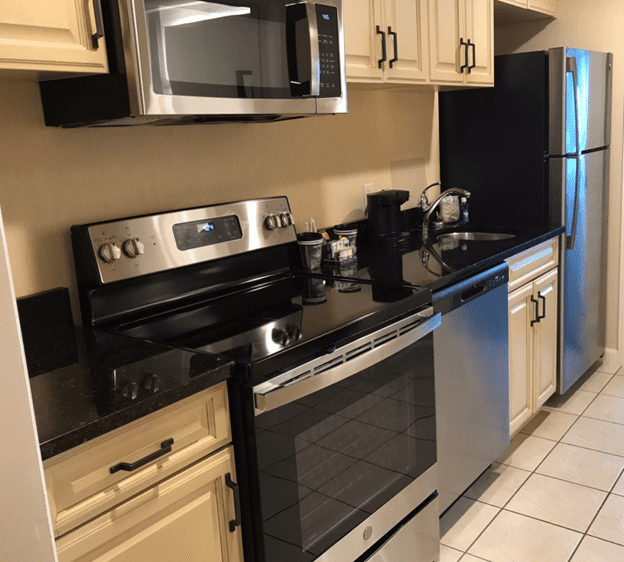 Oceanfront one bedroom suite kitchen