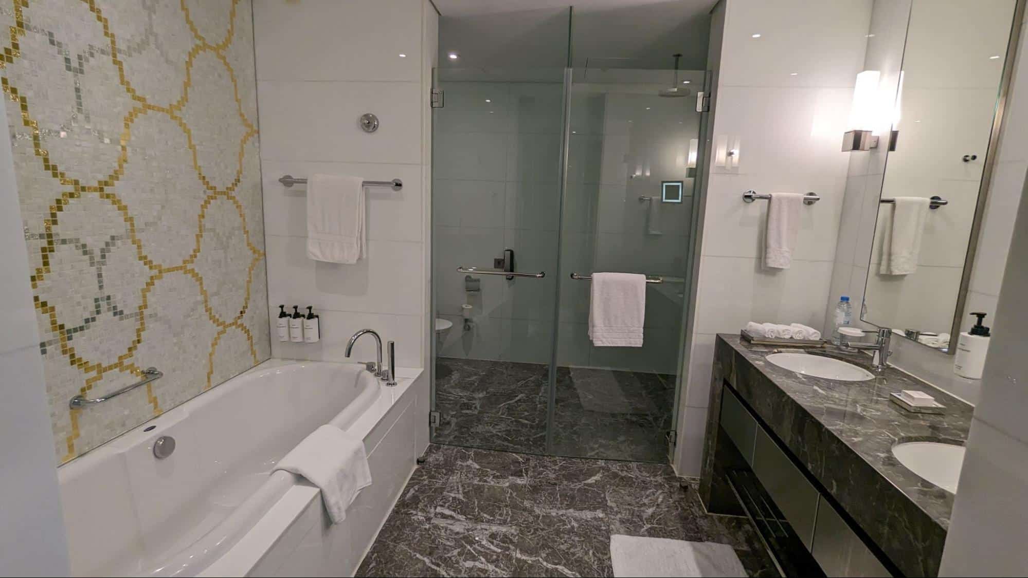 Conrad Abu Dhabi Etihad Towers bathroom