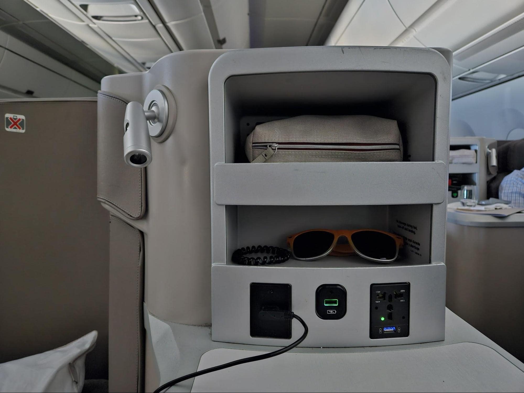 Iberia’s A350-900 storage space