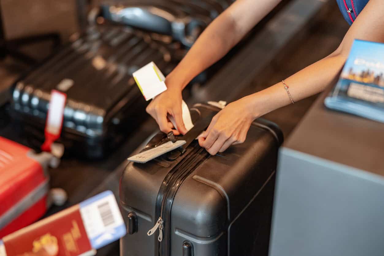 Leveraging the extra baggage allowance benefit of Star Alliance membership.