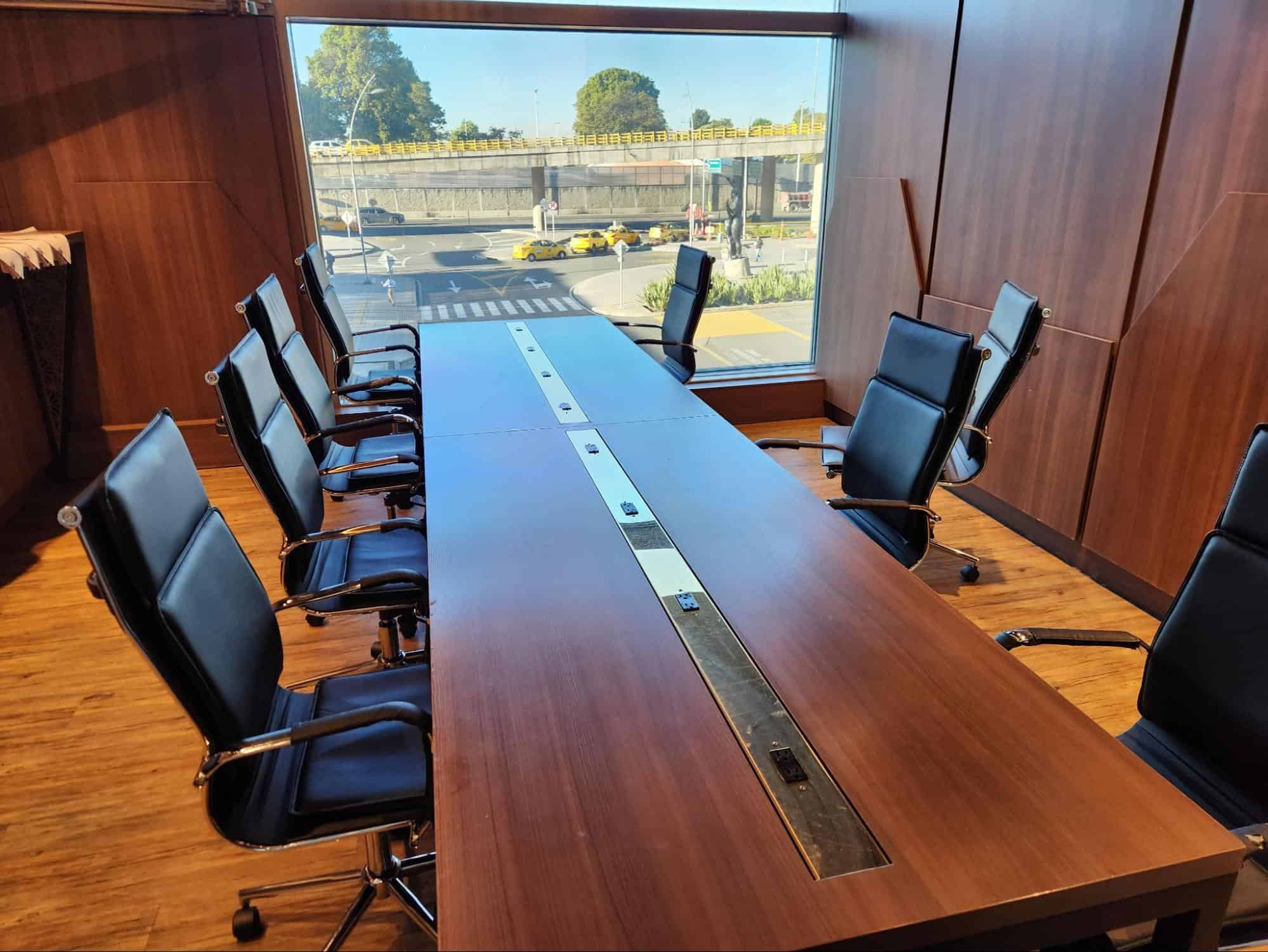 El Dorado Lounge at Bogota El Dorado International Airport - work room