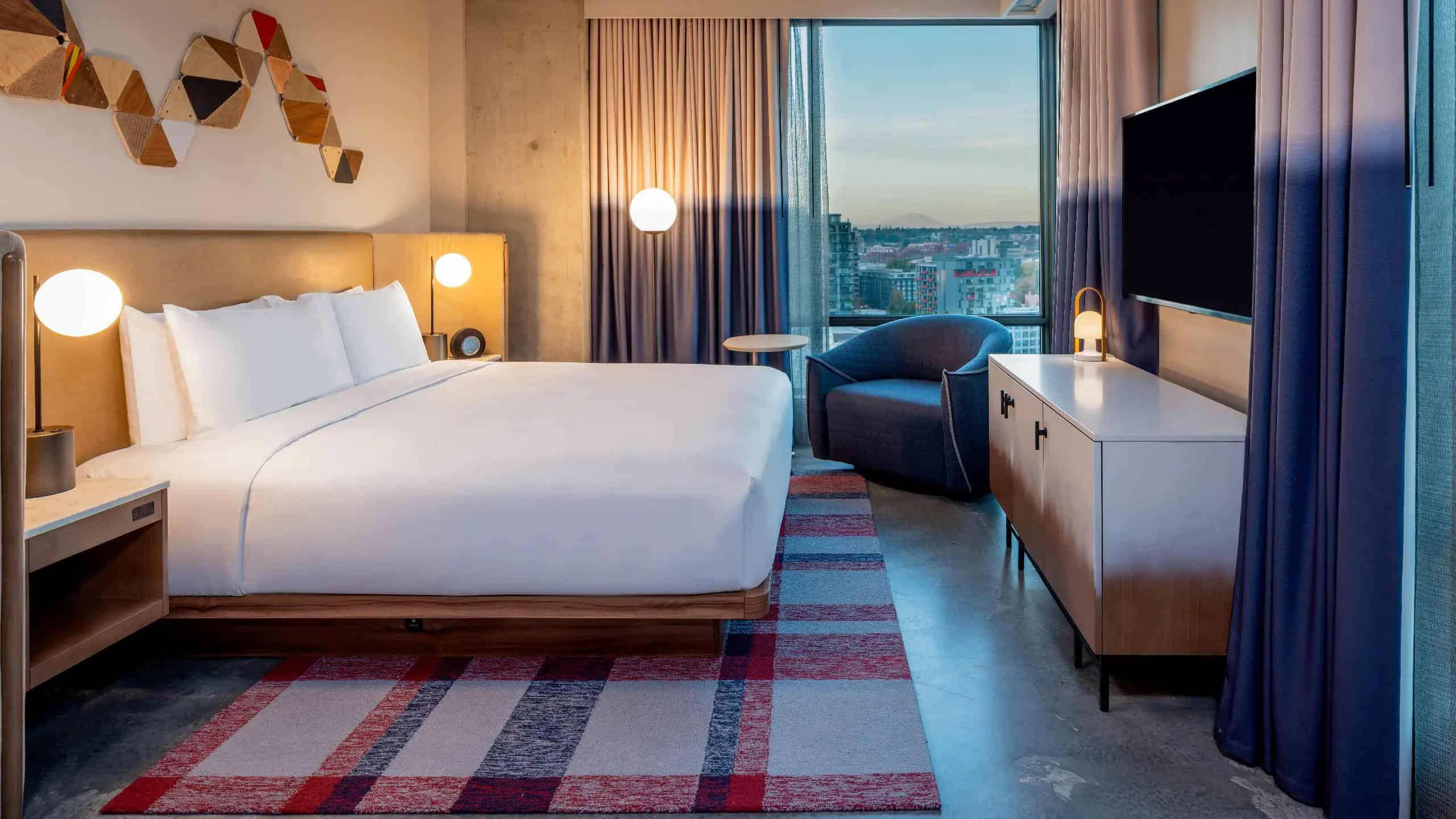 Hyatt Centric Downtown Portland - Corner King City View