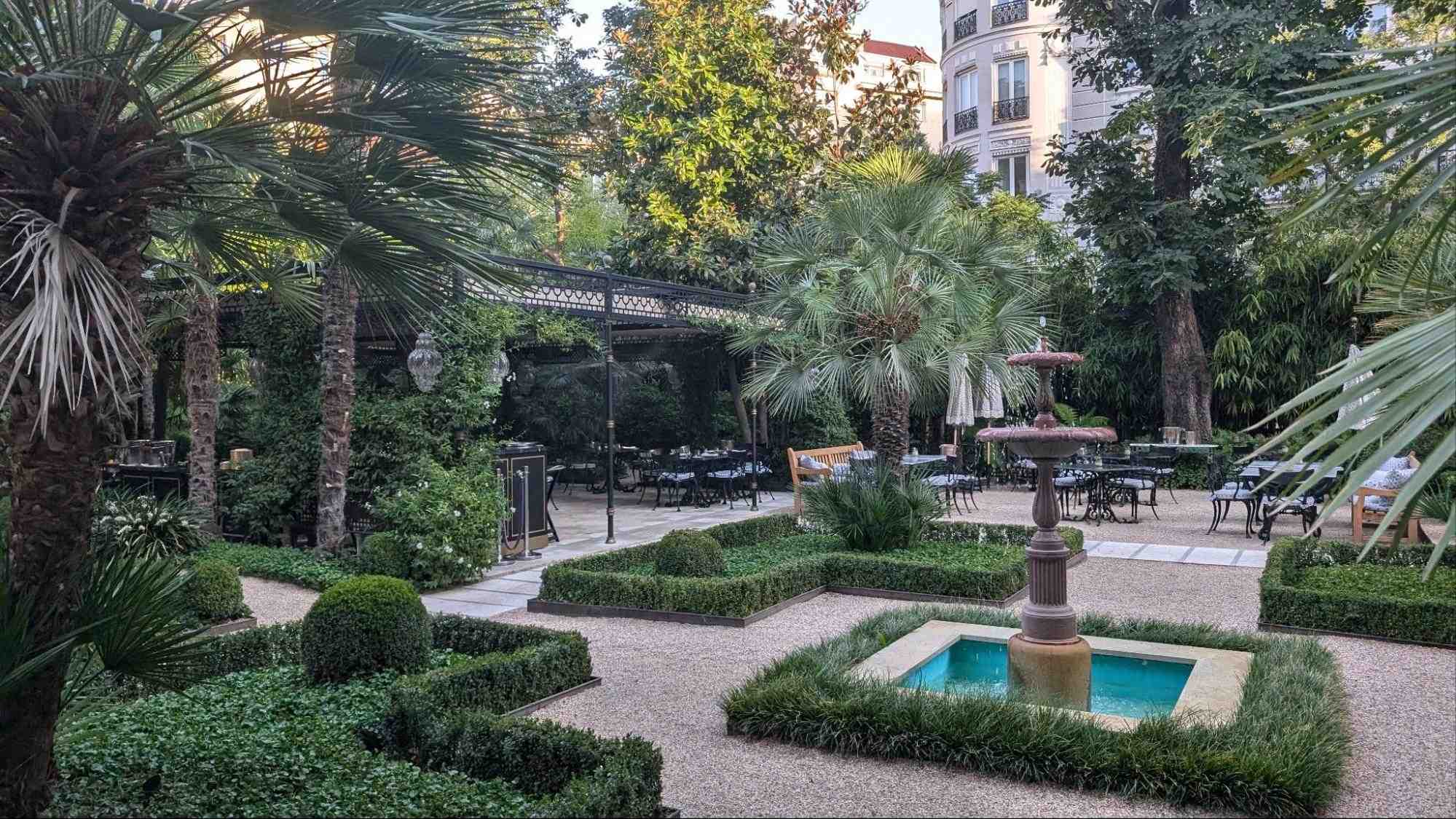 Santo Mauro’s outdoor space