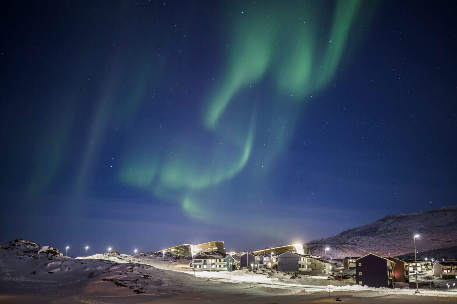 use points and miles to fly on the only nonstop route between the US and Greenland to see the Northern lights